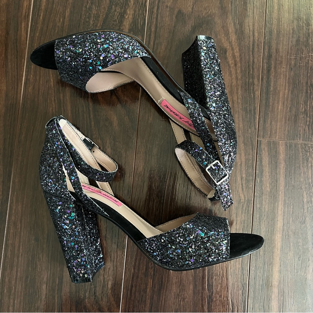 Betsey Johnson Black Glitter Pumps